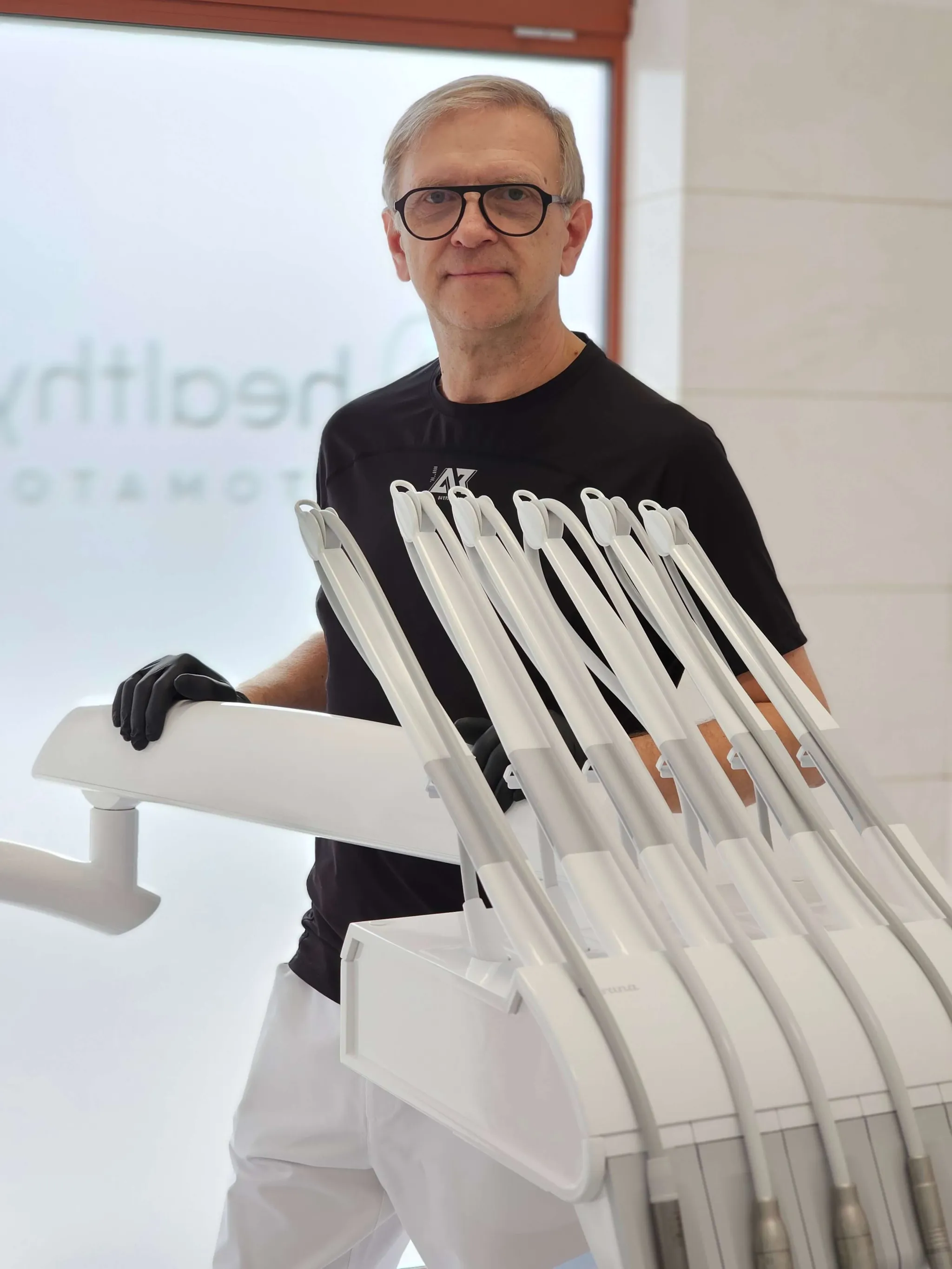 Mariusz Jastrzembski lekarz dentysta